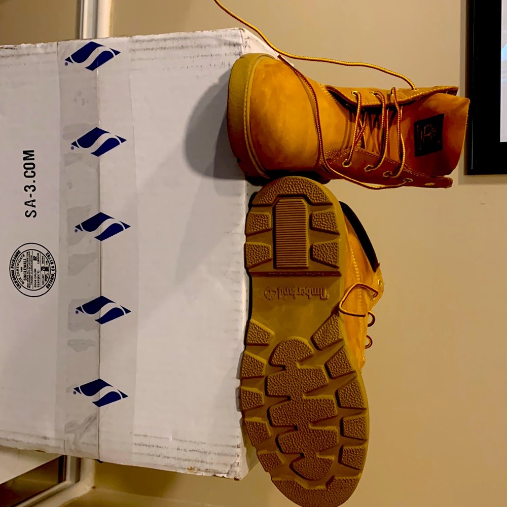 Junior Timberland Classic 6inch Boots, Wheat Nubuck